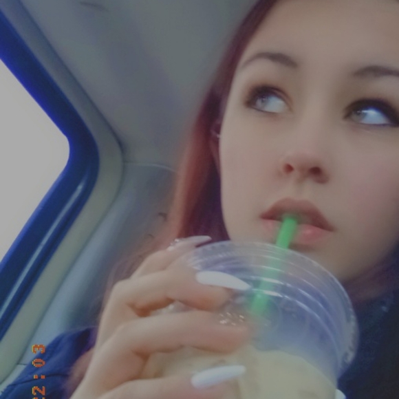 Meet your Posher, Hannah - Picture 3 of 8